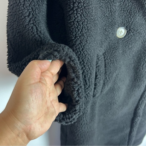 NWT-PrettyLittleThing, Women’s black borg lapel drop arm midi coat. Size: 4 (US) - Picture 11 of 12